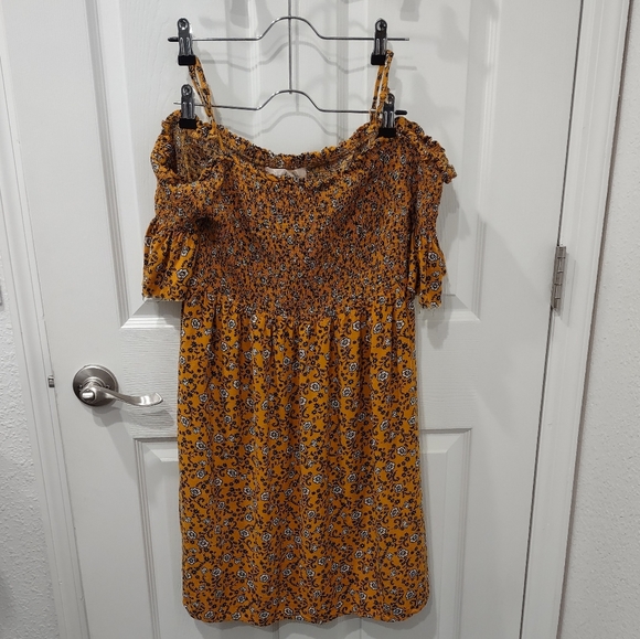 Magnolia Skye Ruched Off Shoulder Peasant Dress. Floral. Orange - Picture 10 of 10